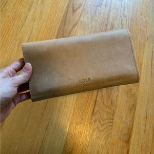 Able Classic Tan Leather Trifold Wallet Clutch